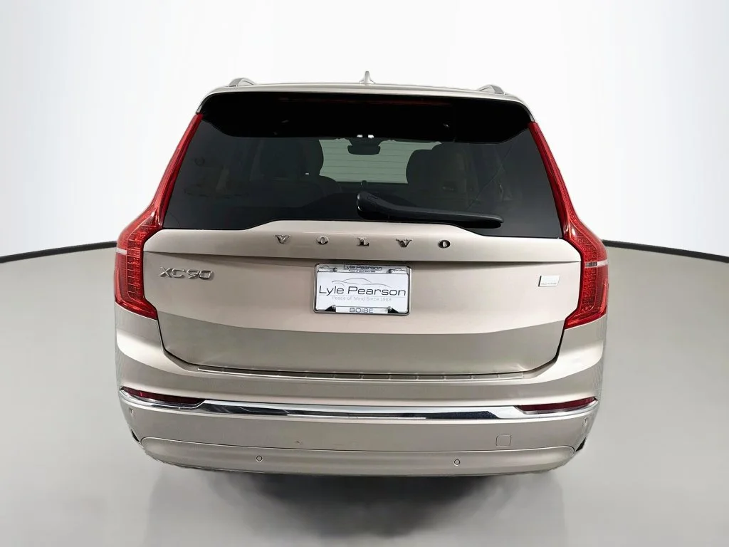 Certified Used 2024 Bright Dusk Metallic Volvo Ultimate image 10