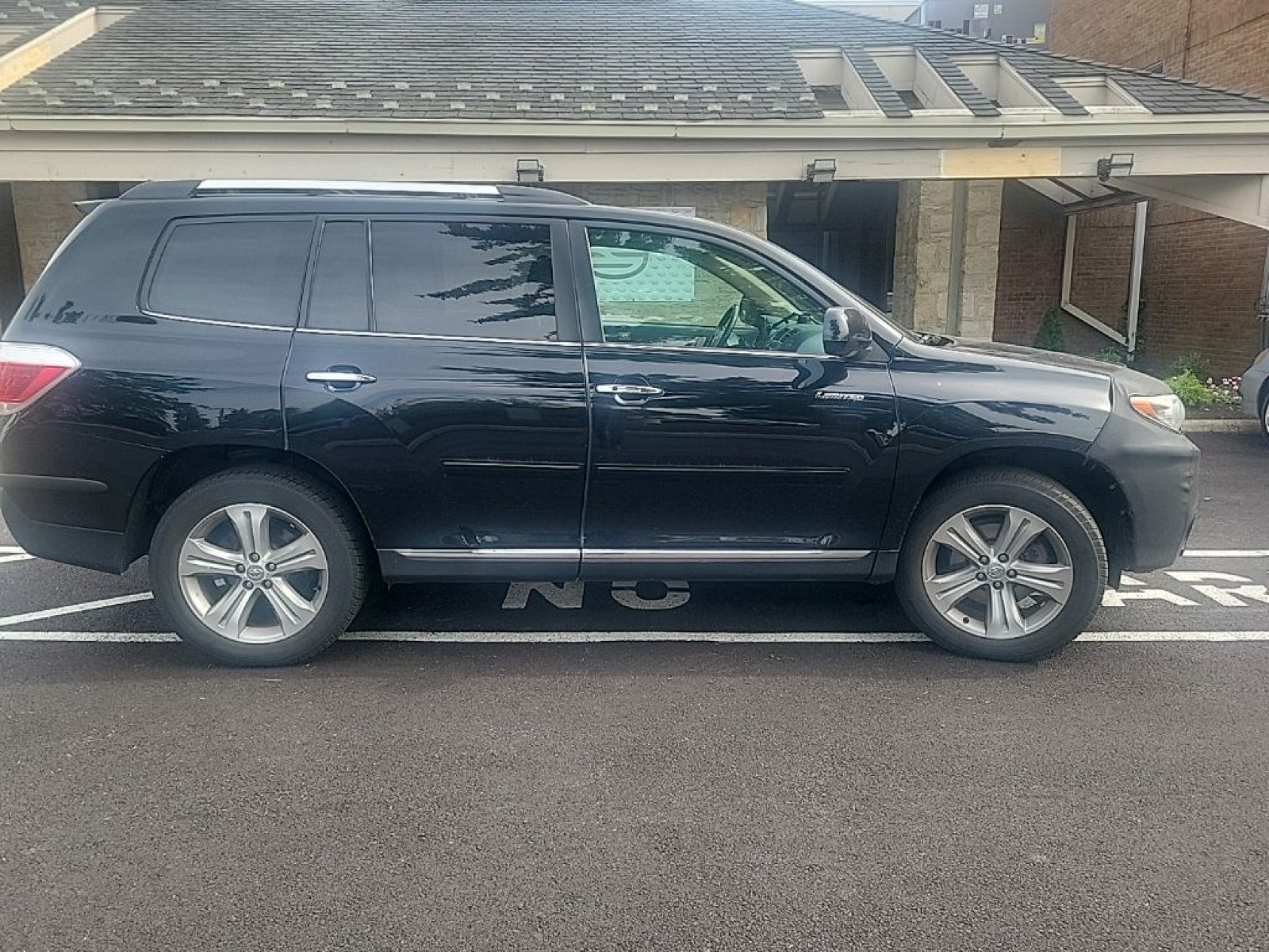 Used 2013 Black Toyota Limited image 6
