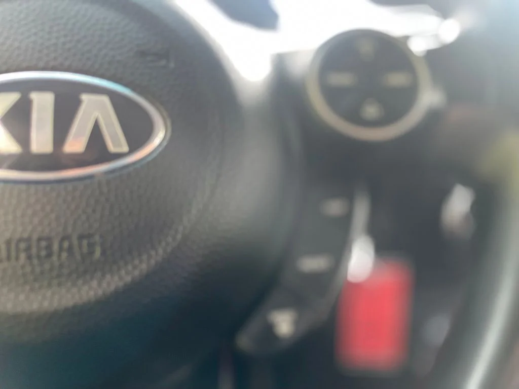 Used 2014 Clear White Kia Base image 13