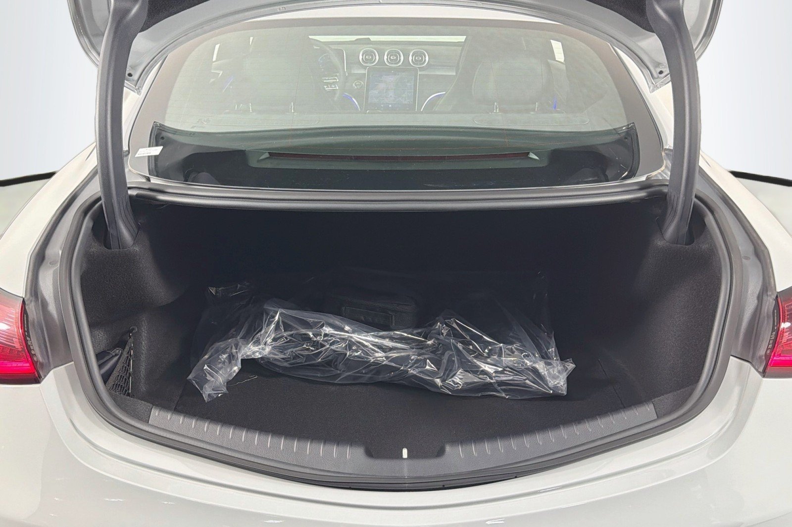 New 2026 MANUFAKTUR Alpine Grey Metallic Mercedes-Benz CLE 300 4MATIC® Coupe image 22