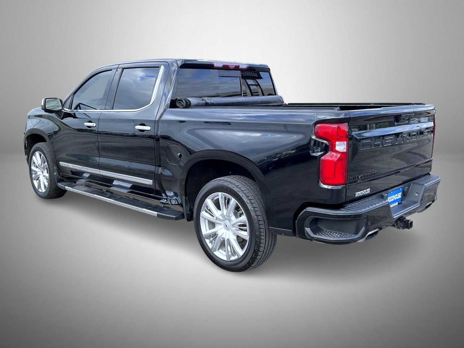 Used 2023 Black Chevrolet High Country image 7