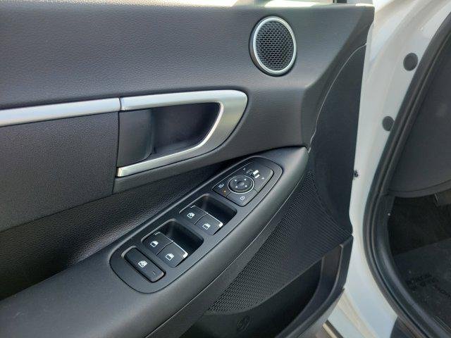 2025 Hyundai Sonata SE - Photo 18