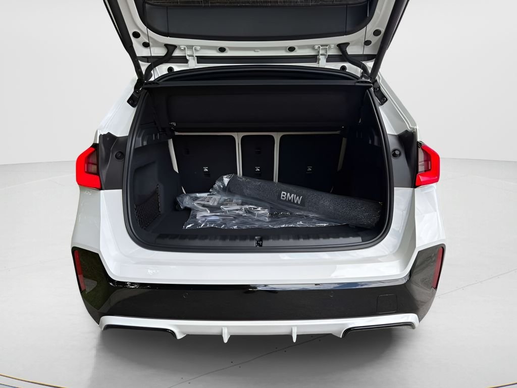 New 2026 Alpine White BMW xDrive28i image 22