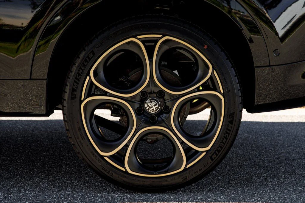 New 2025 Black Alfa Romeo Intensa image 13