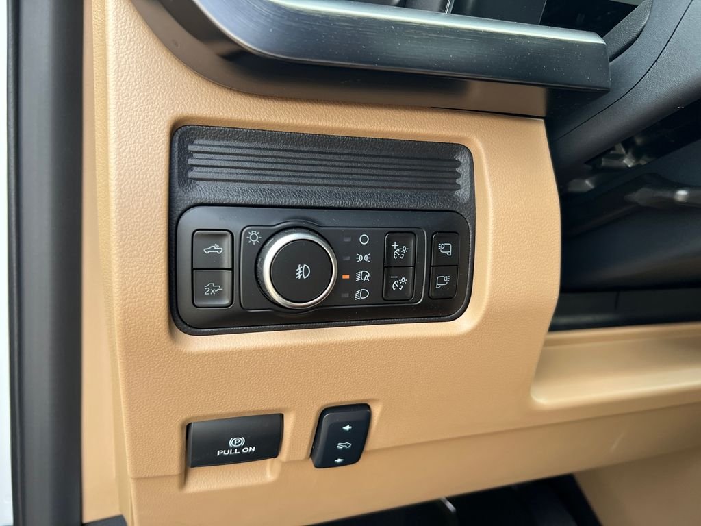 New 2026 White Ford Lariat image 39