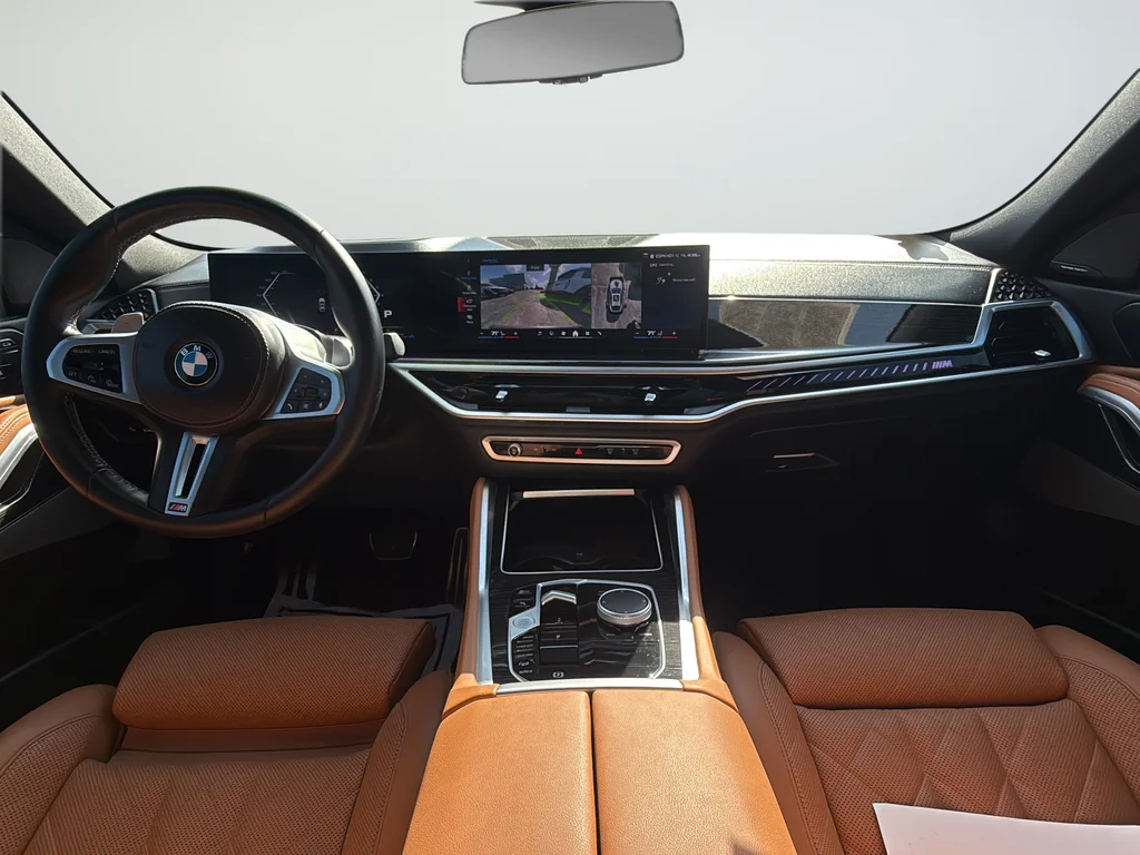 Used 2024 White BMW M60i image 12