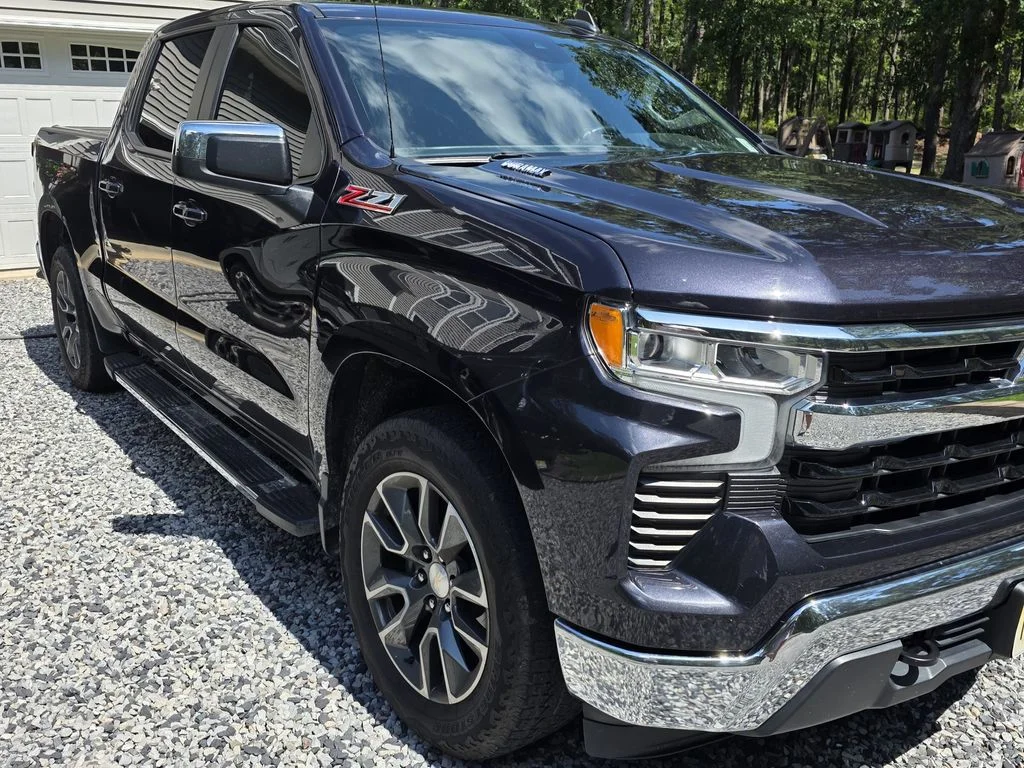 Used 2023 Gray Chevrolet LT image 3