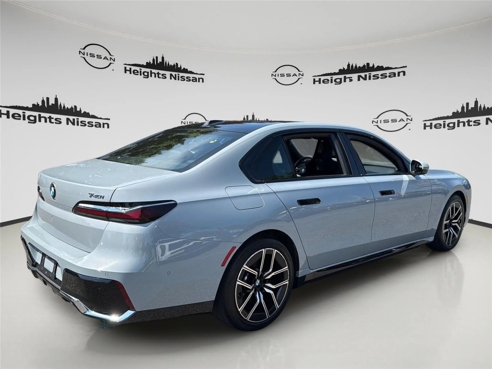 Used 2025 GRAY BMW 740i xDrive image 7