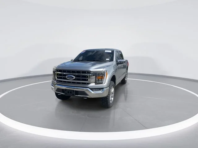 Used 2023 Silver Ford Lariat image 2