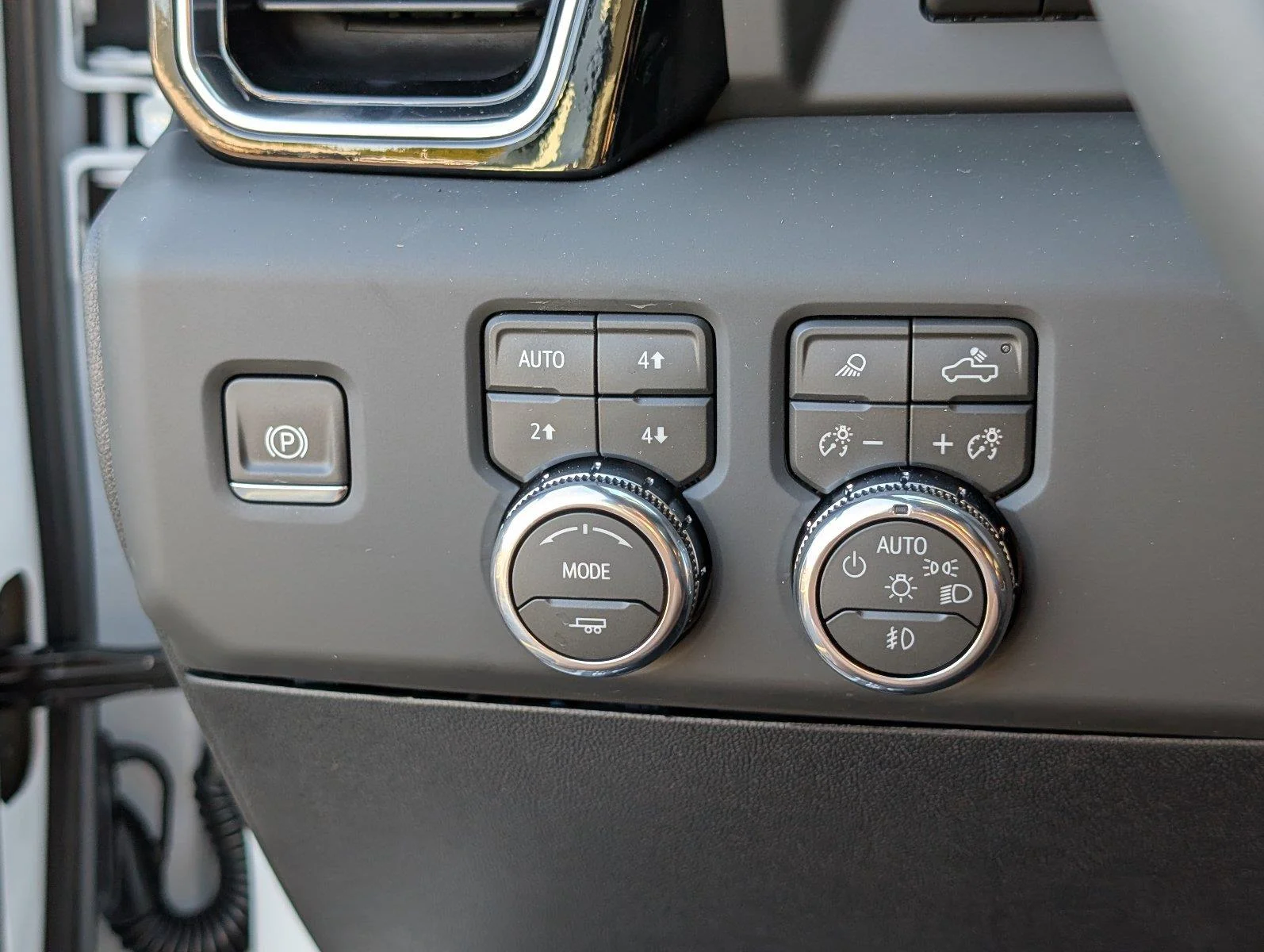 New 2026 Summit White GMC Denali Ultimate image 30
