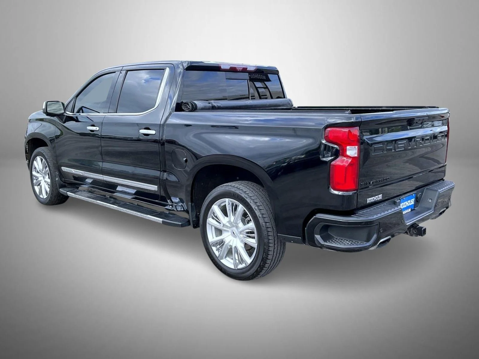 Used 2023 Black Chevrolet High Country image 7
