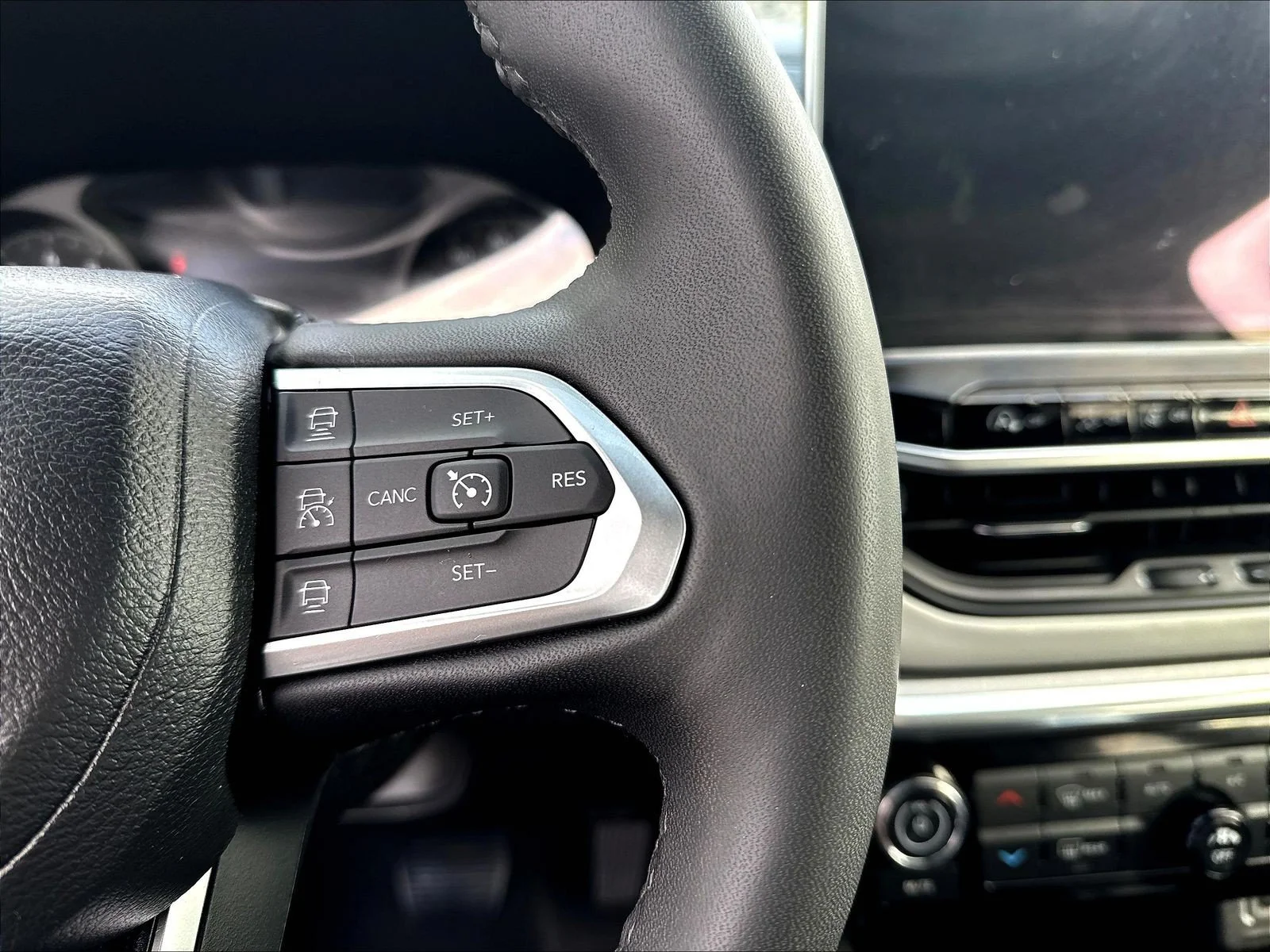 Used 2023 Crystal Metallic Jeep Limited image 14