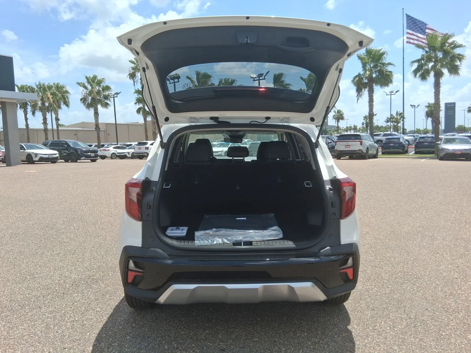 New 2026 White Kia S image 6