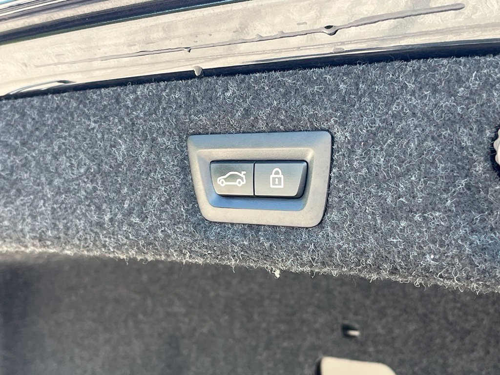 Used 2018 Black BMW 540i xDrive image 30