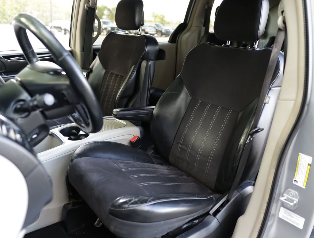 Used 2014 Silver Chrysler Touring-L 30th Anniversary image 35