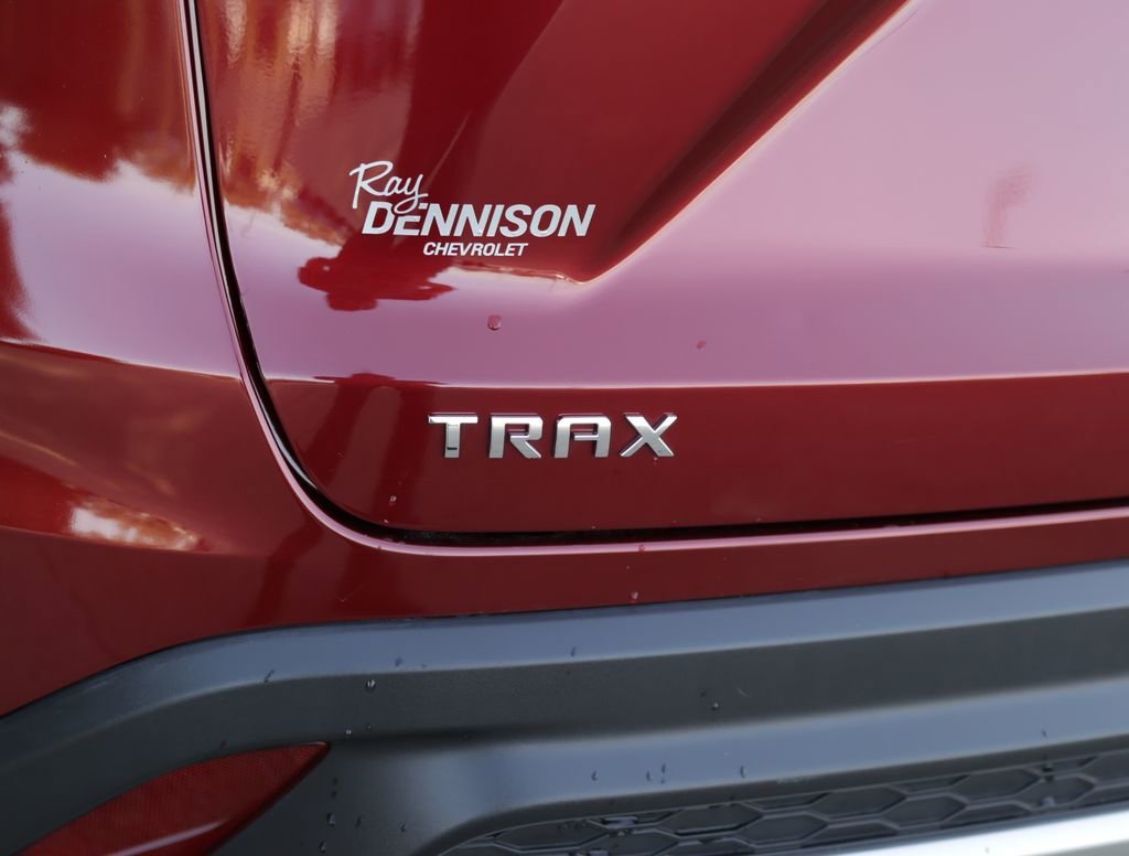 Used 2025 Crimson Metallic Chevrolet LT image 30