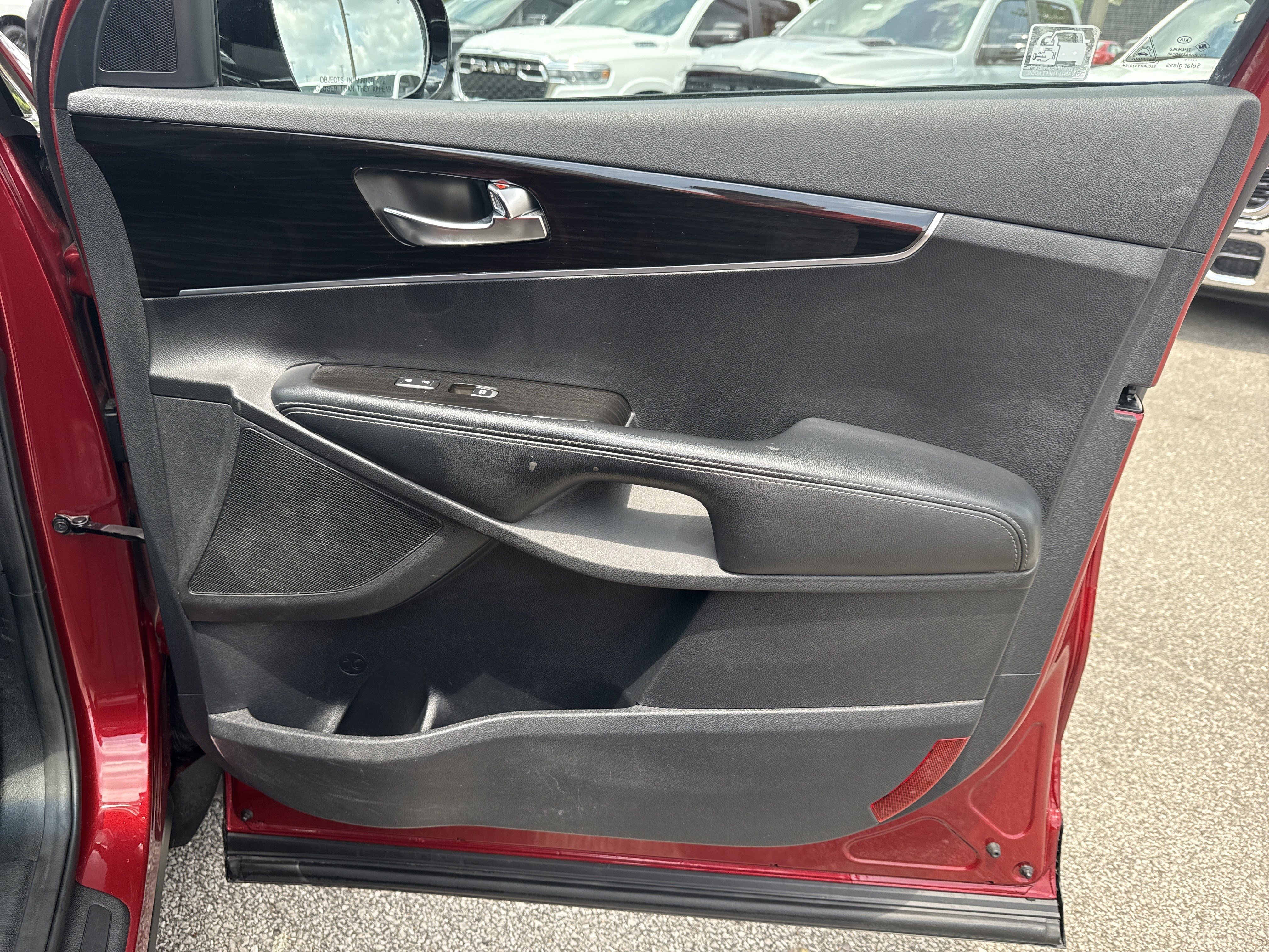 Used 2019 Passion Red Kia S V6 image 14