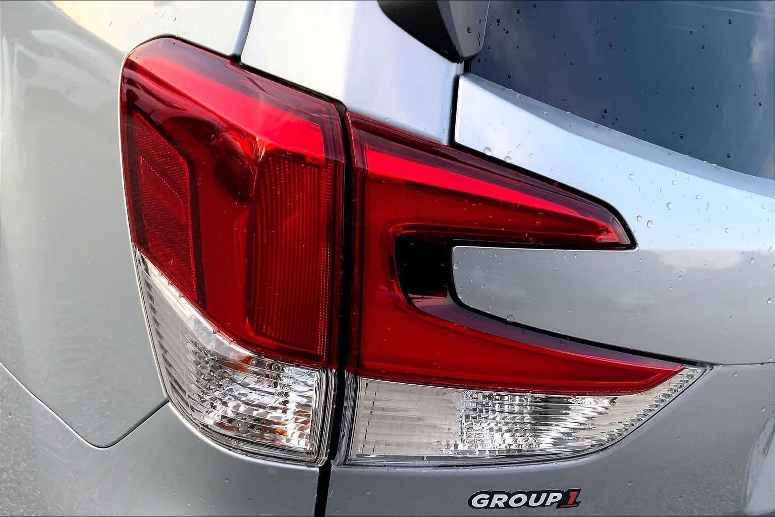 Used 2020 Ice Silver Metallic Subaru Premium image 28