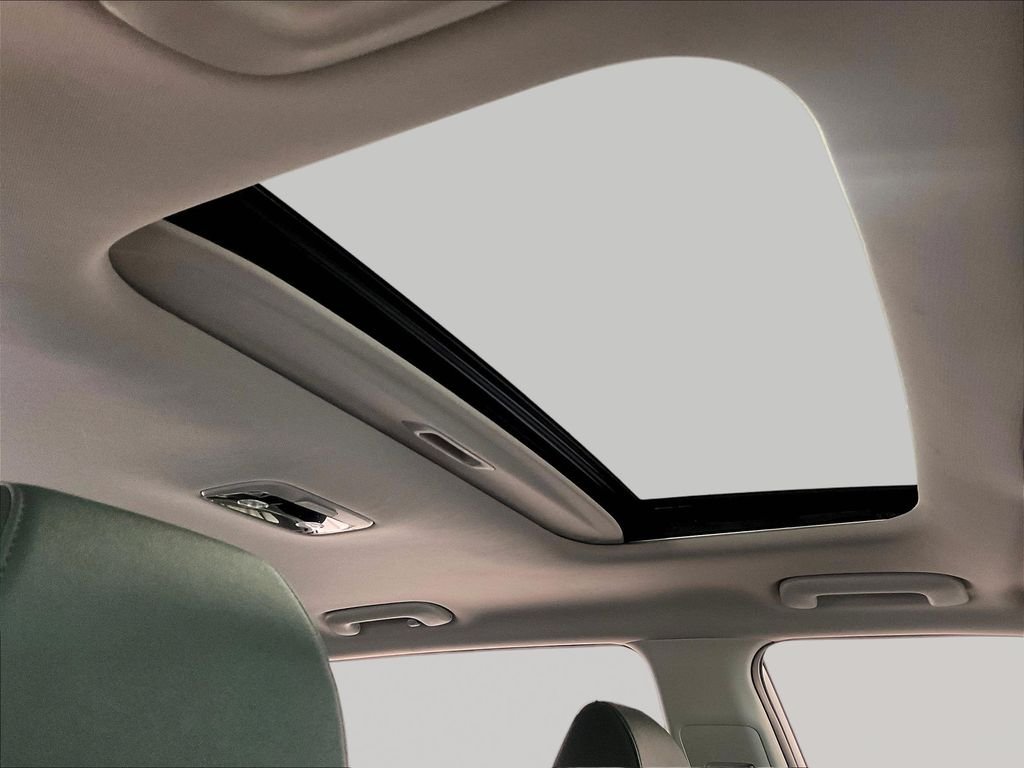 Used 2024 White Kia SX image 23