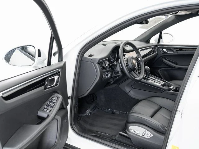2025 Porsche Macan Base - Photo 7