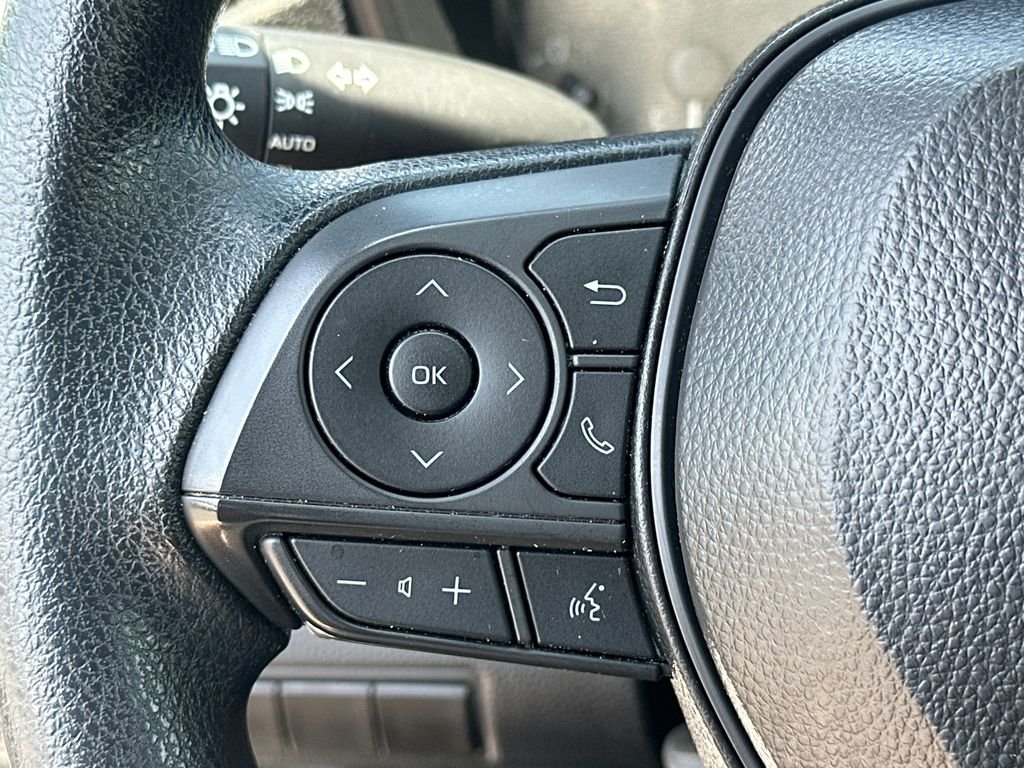 Used 2025 White Toyota LE image 25