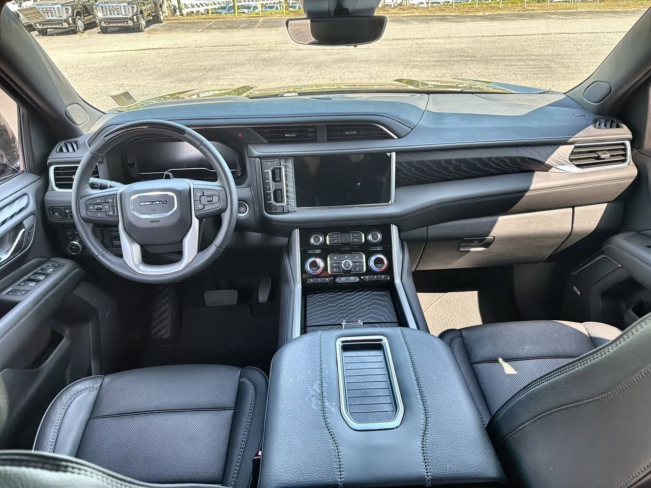 Used 2024 Onyx Black GMC Denali image 17