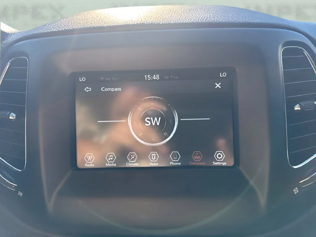 Used 2019 Red Jeep Latitude image 17