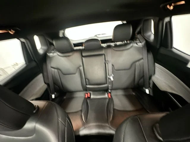 Used 2024 White Jeep Latitude image 24