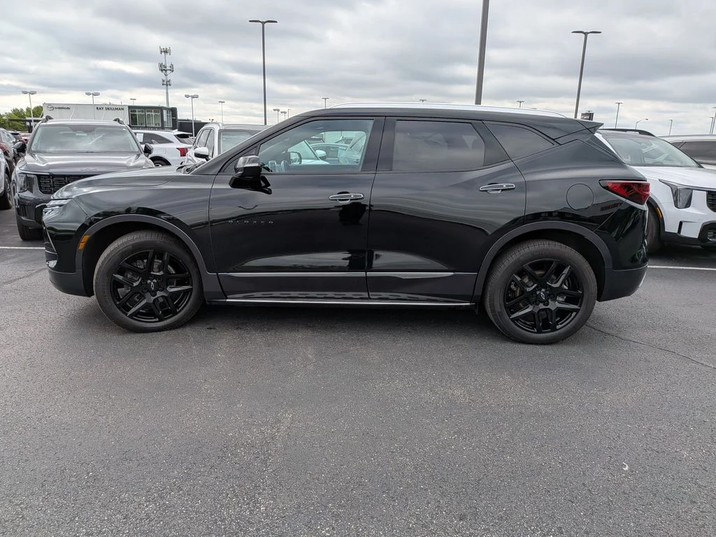 Used 2023 Black Chevrolet Premier image 4