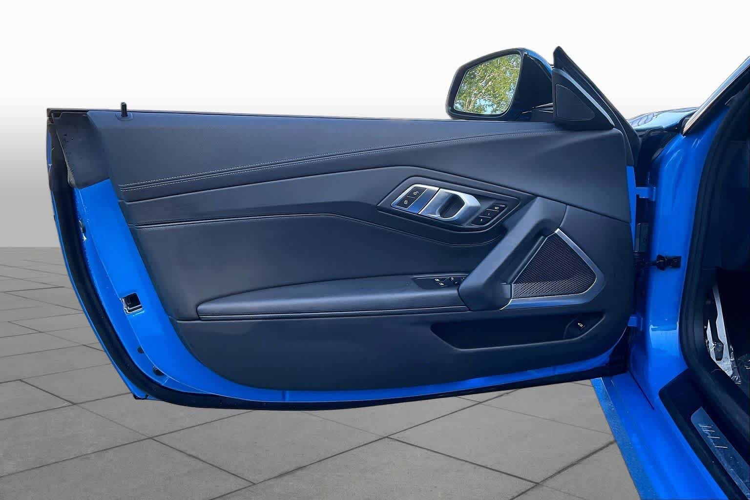 Used 2022 Misano Blue Metallic BMW sDrive30i image 18