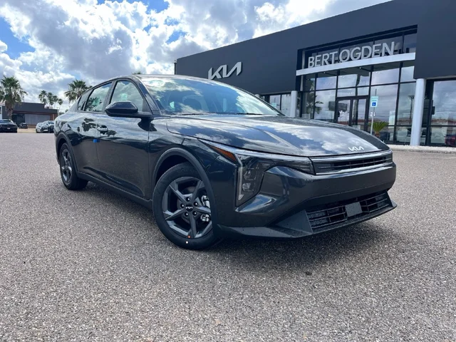 2026 Kia K4 LXS