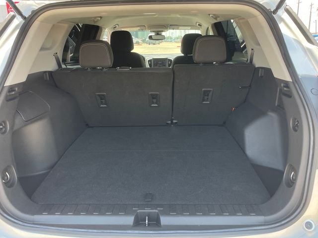 Used 2022 Silver GMC SLE image 23