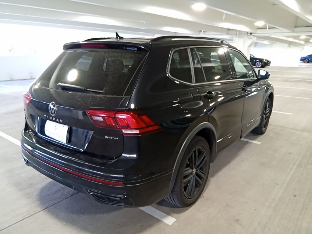 Used 2022 Deep Black Volkswagen 2.0T SE R-Line Black image 5