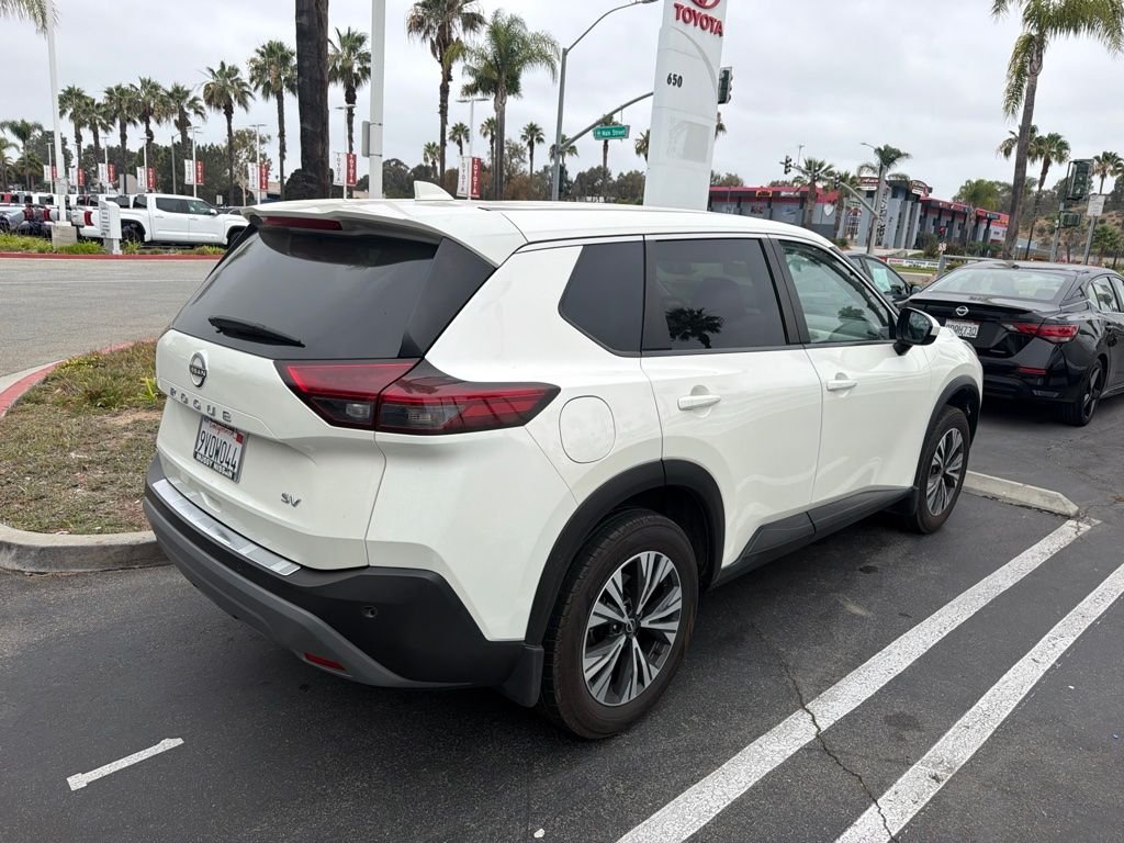 Used 2023 White Nissan SV image 4