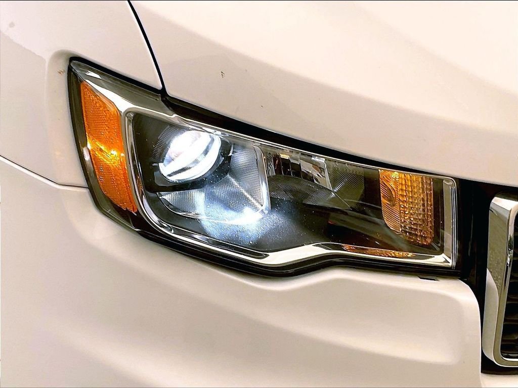 Used 2020 White Jeep Limited image 33