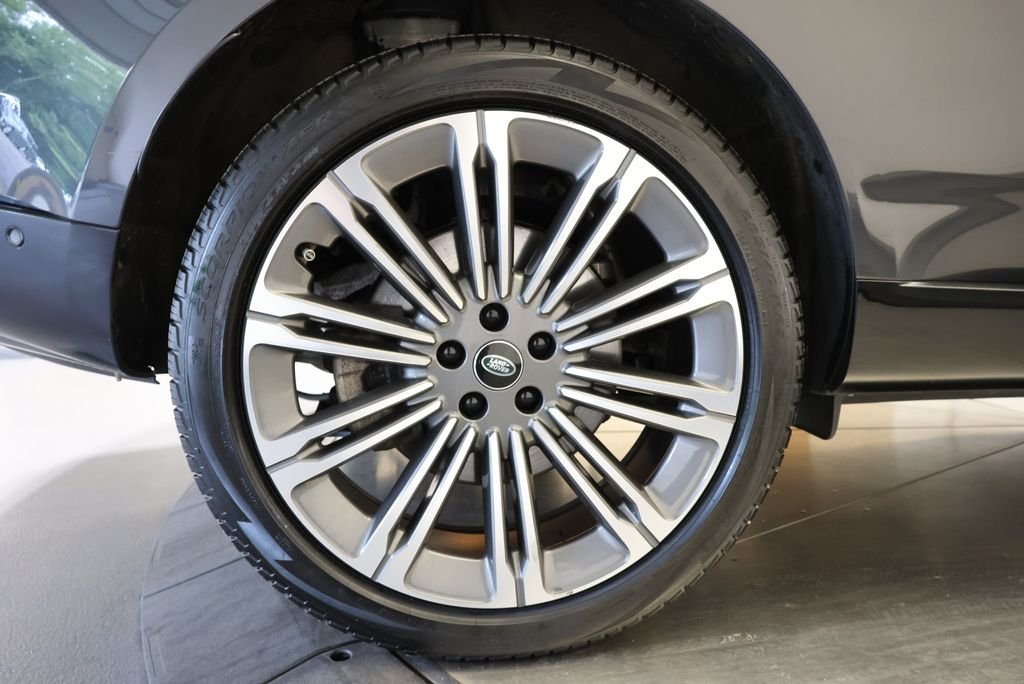 Used 2023 Carpathian Gray Premium Metallic Land Rover SE image 12