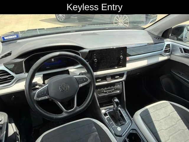 Used 2025 White Volkswagen 1.5T SE image 13