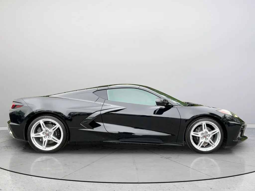 Used 2020 Black Chevrolet Stingray image 6