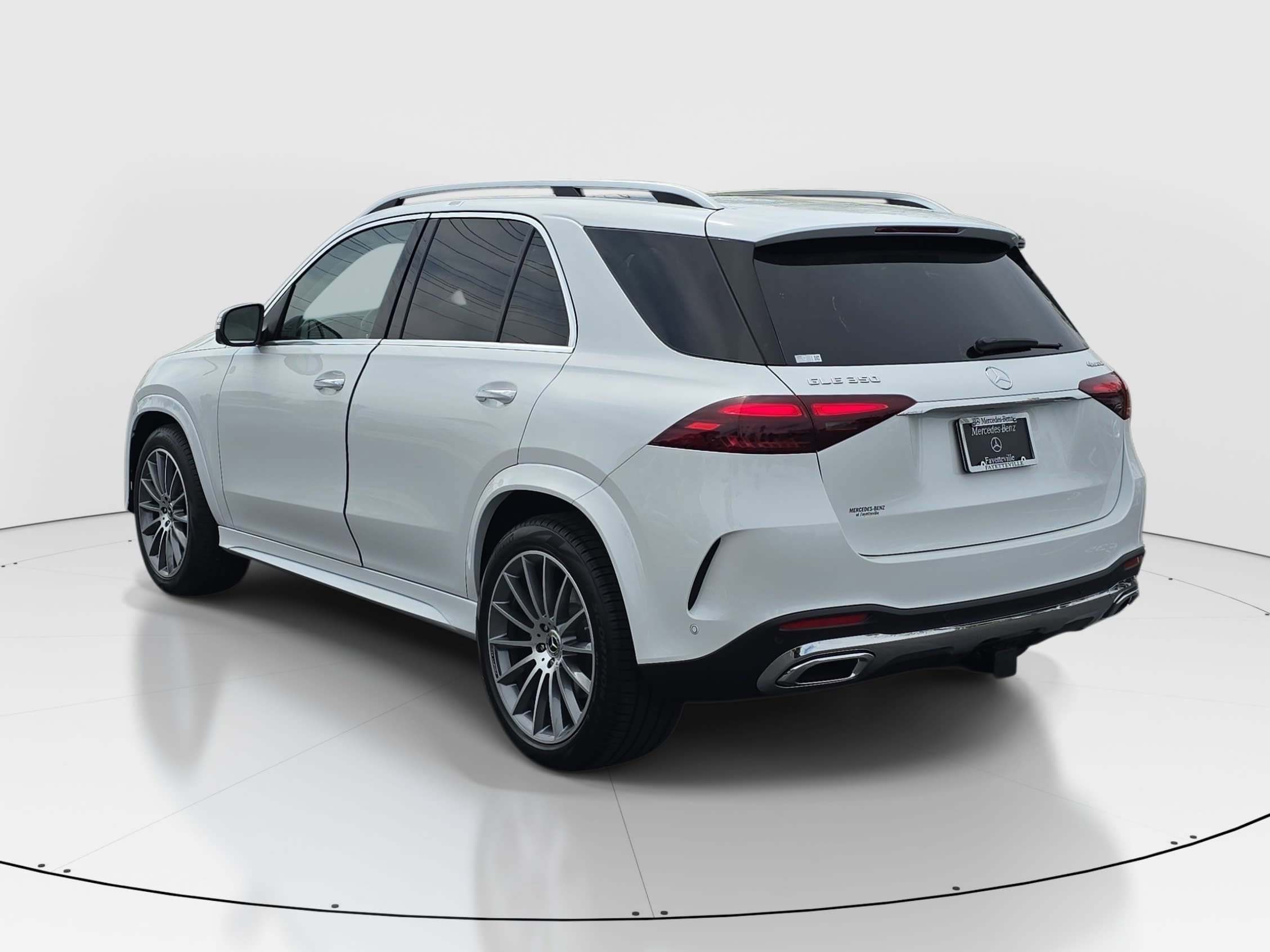 New 2026 MANUFAKTUR Moonlight White Metallic Mercedes-Benz GLE350 image 7