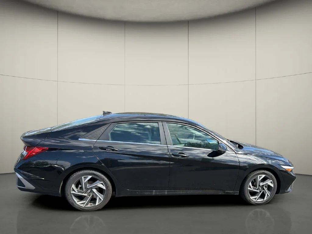 Used 2024 Black Hyundai Limited image 8