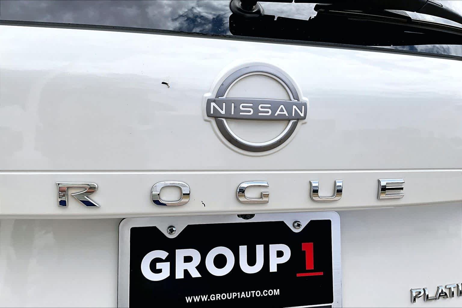 Used 2023 Pearl White Tricoat/Super Black Nissan Platinum image 33
