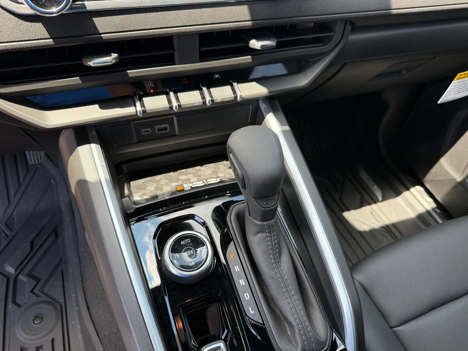 2026 Chevrolet Colorado Trail Boss - Photo 12