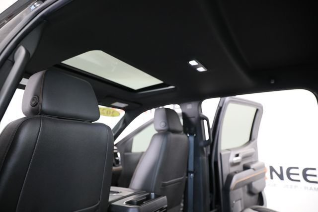 Used 2022 Black GMC AT4 image 21