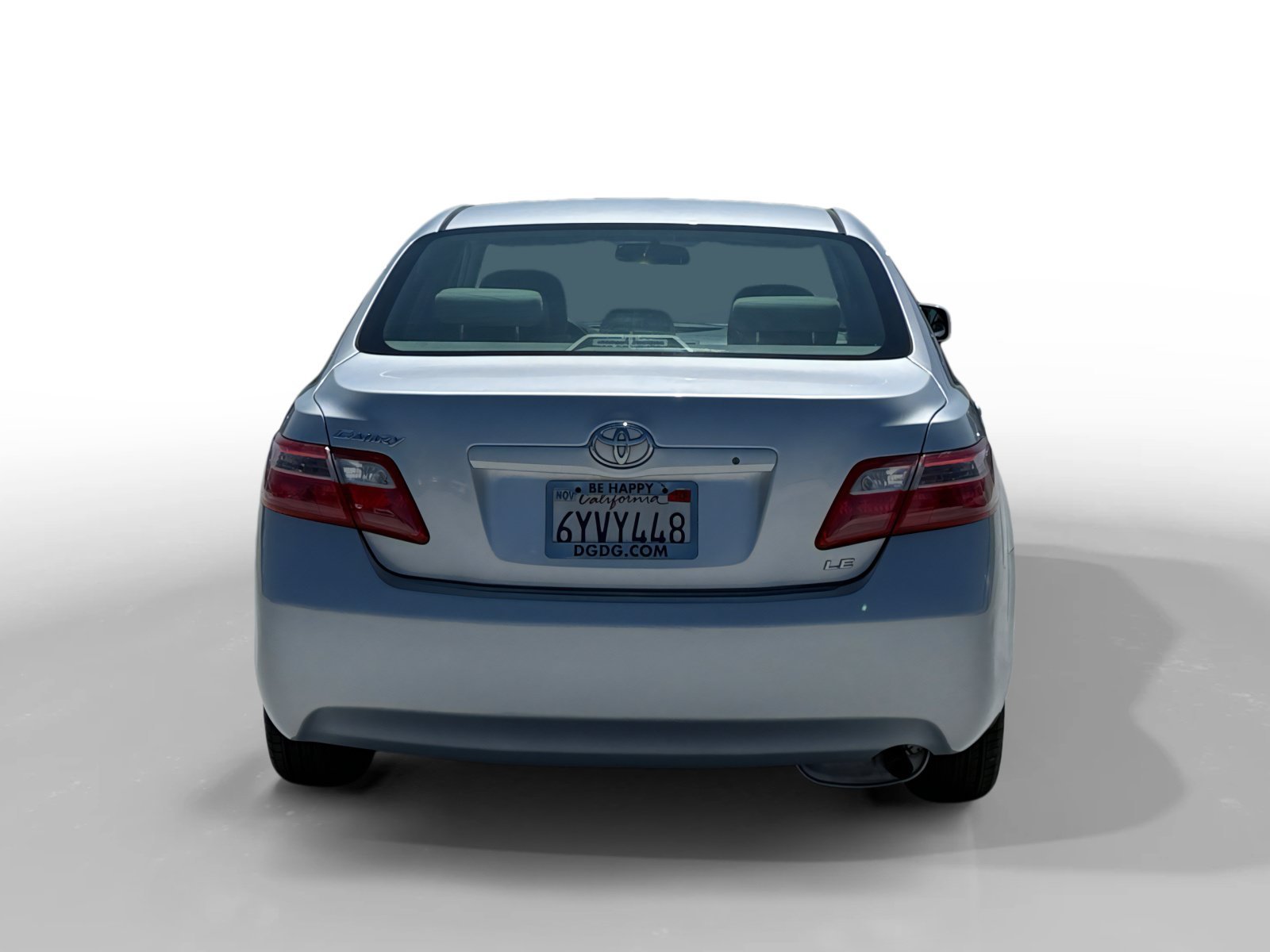 Used 2009 Silver Toyota LE image 4