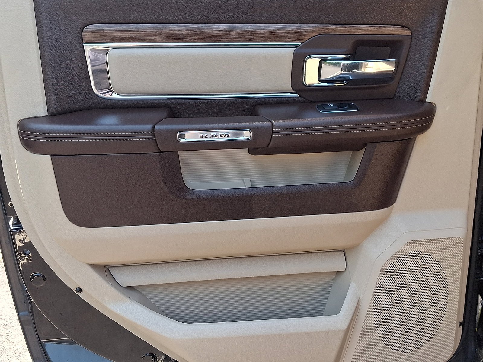 Used 2015 Black Clearcoat Ram Laramie image 18