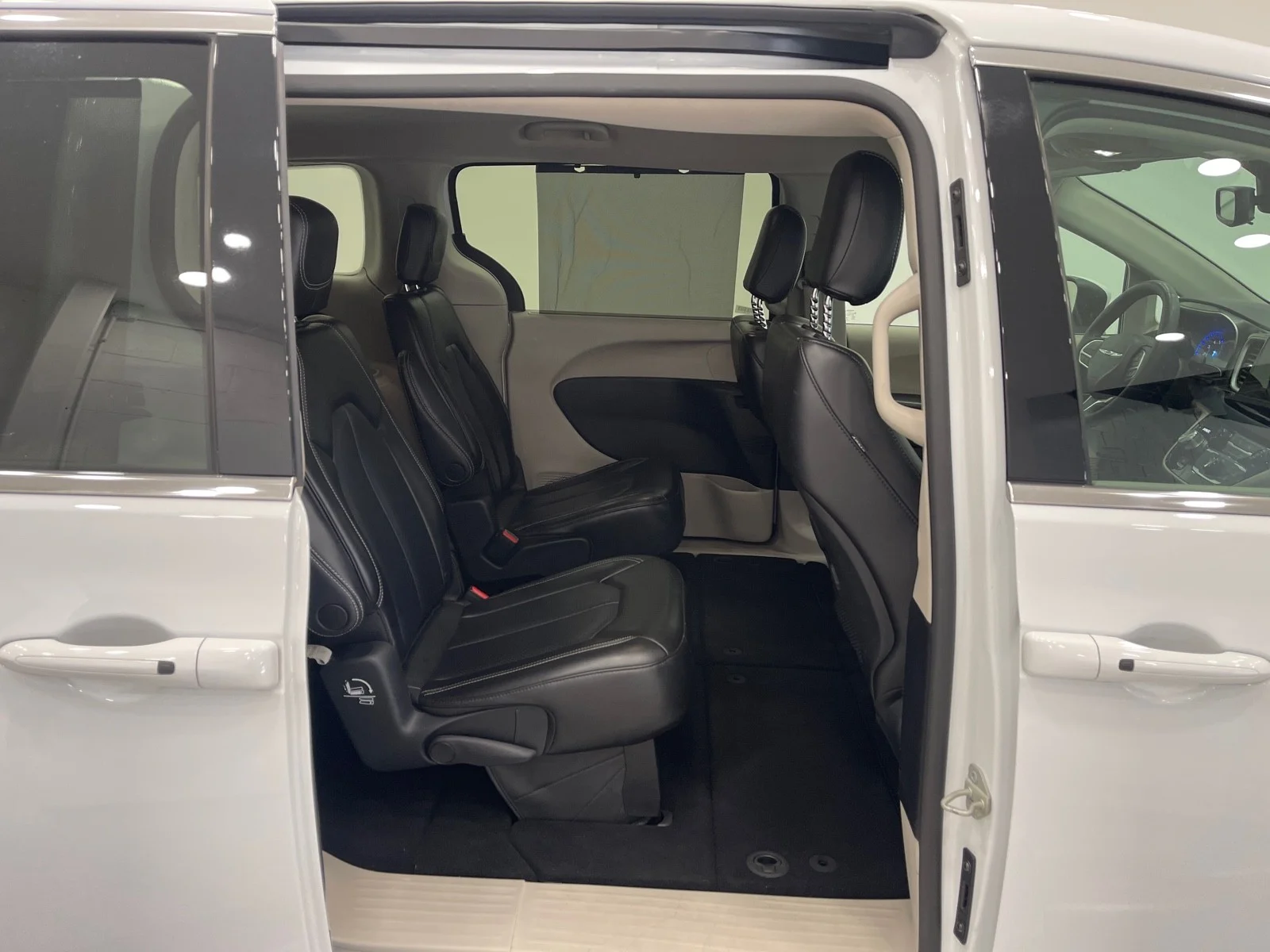 Used 2023 Bright White Clearcoat Chrysler Touring L FWD image 47