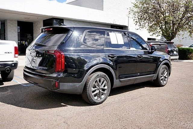 Used 2024 Black Kia LX image 7