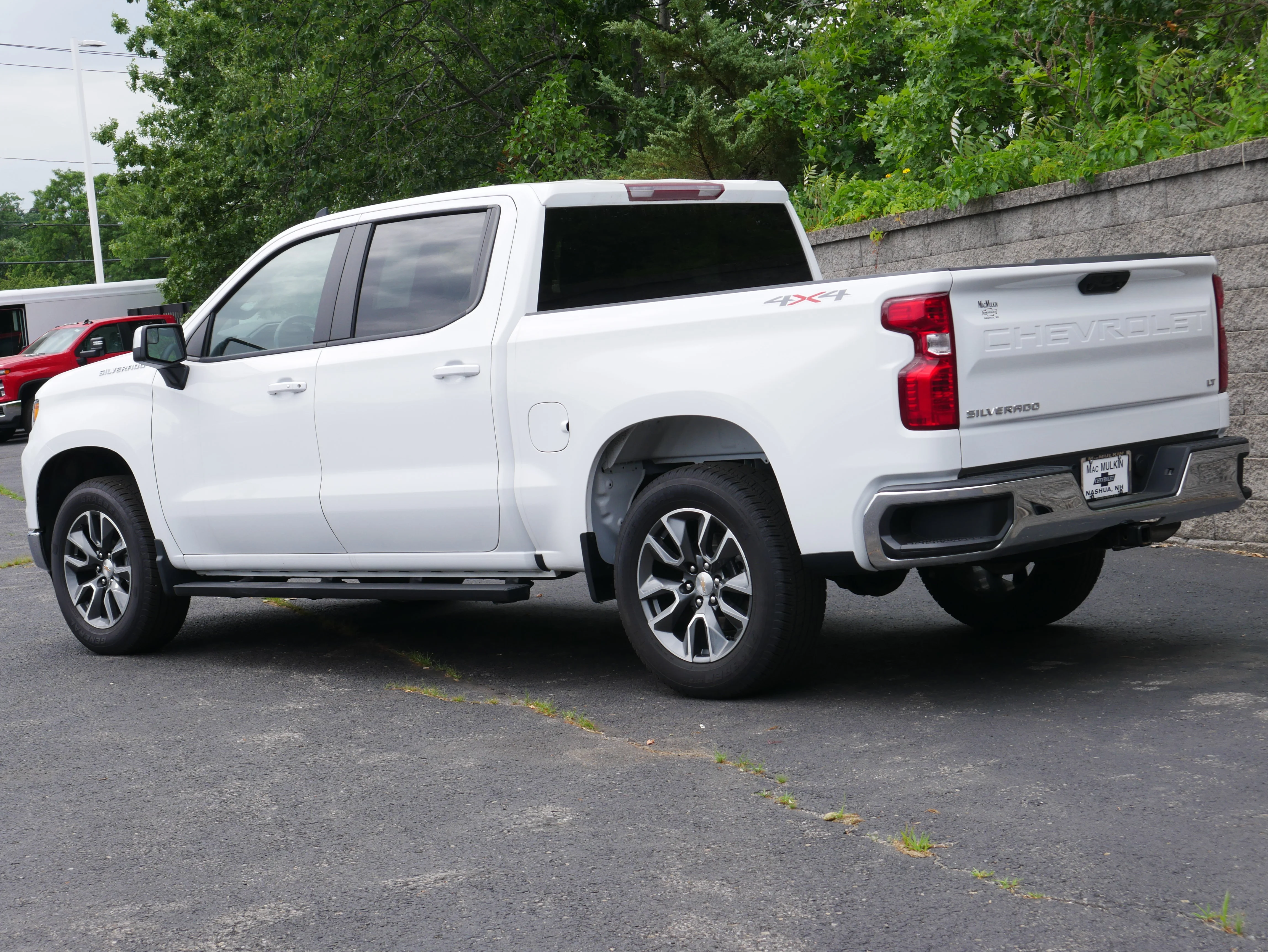 Certified Used 2025 Summit White Chevrolet LT (2FL) image 4