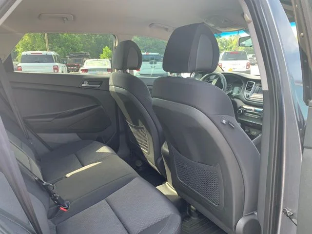 Used 2017 Gray Hyundai SE image 12