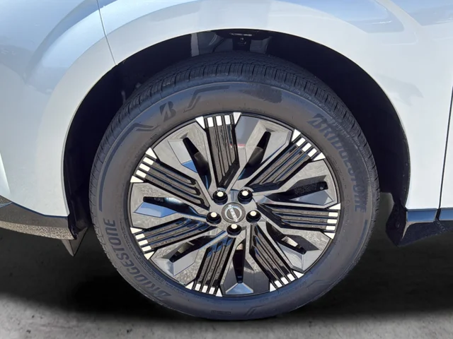 New 2026 Everest White Pearl TriCoat / Super Black Two-tone Nissan Platinum image 9